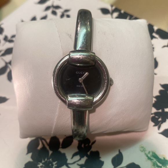 Gucci Accessories - ♥️ (SOLD) ♥️ Women’s Gucci Watch Silver and Black 1400 L